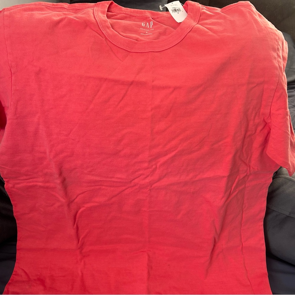 GAP Coral Crewneck Tee Small